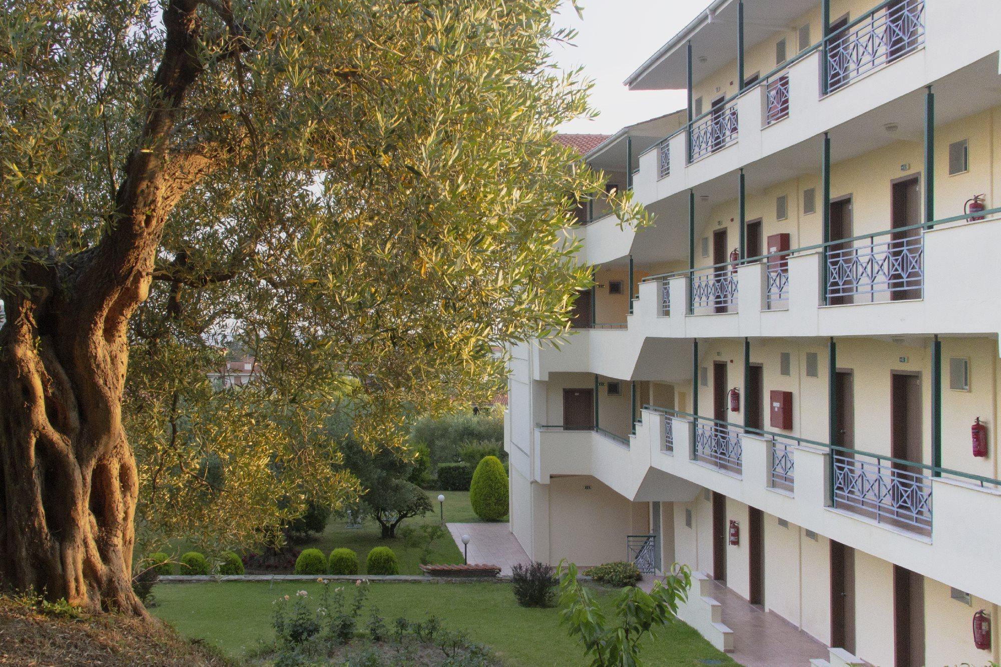 Julia Hotel Fourka Esterno foto